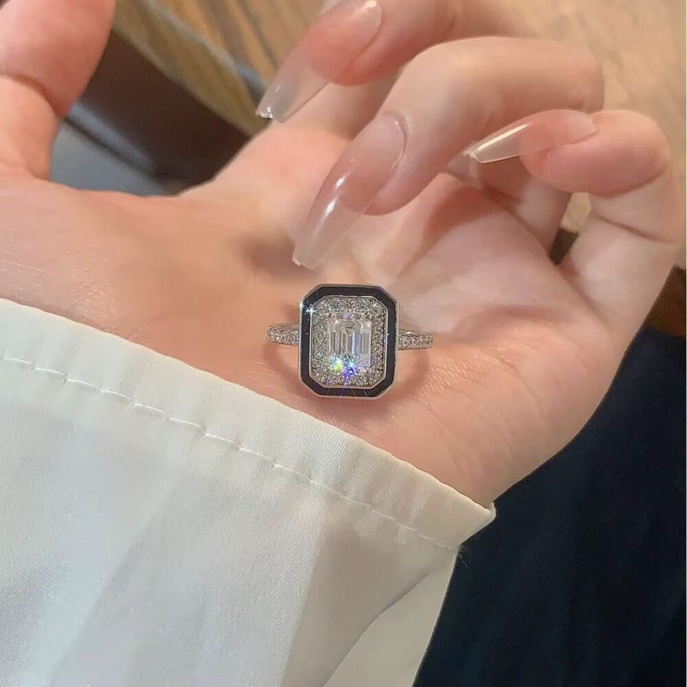 Lucky Sparkle – 1 Carat Moissanite Ring in 925 Sterling Silver - Image 2