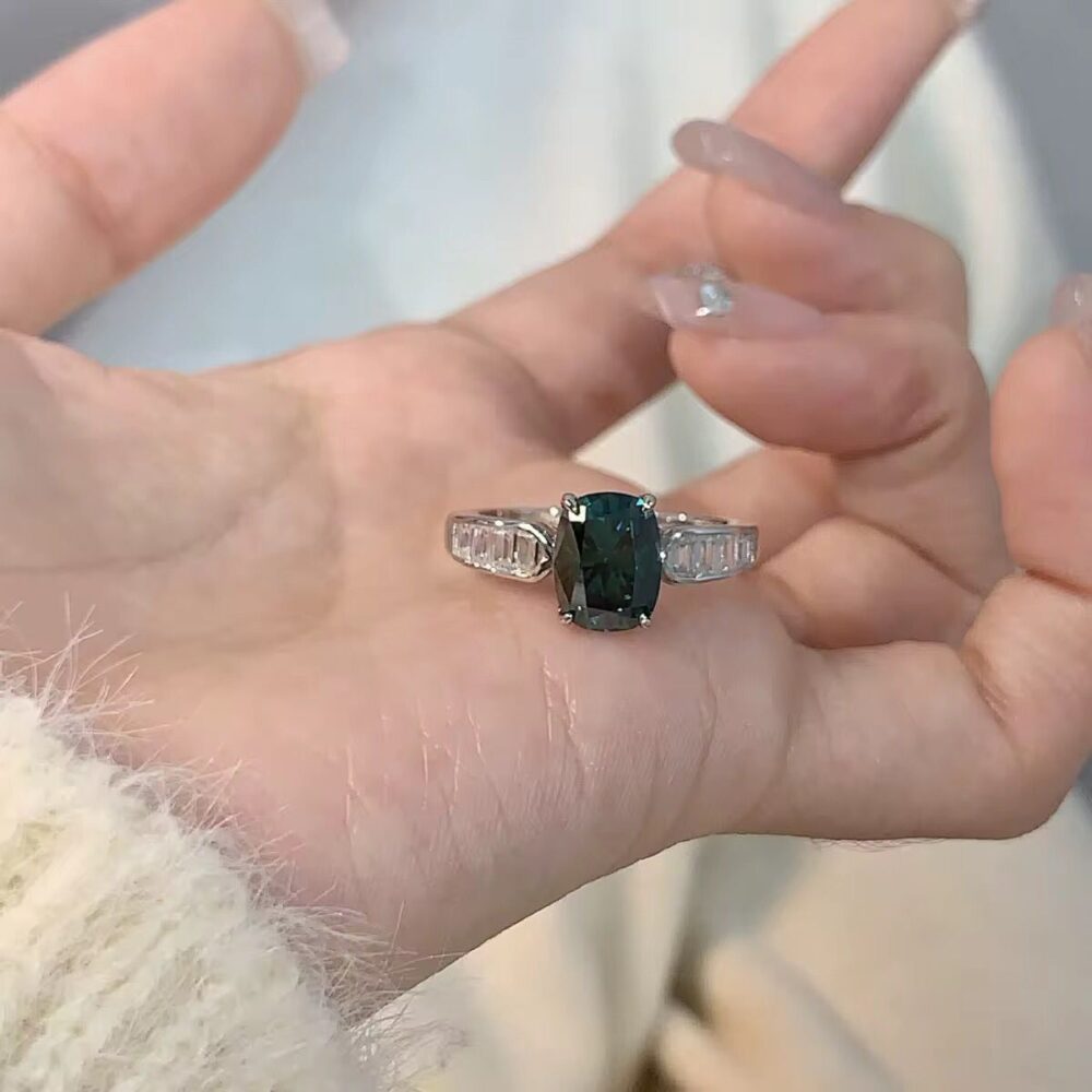 Eternal Elegance – 3 Carat Pillow-Cut Moissanite Ring in Platinum-Plated 925 Silver