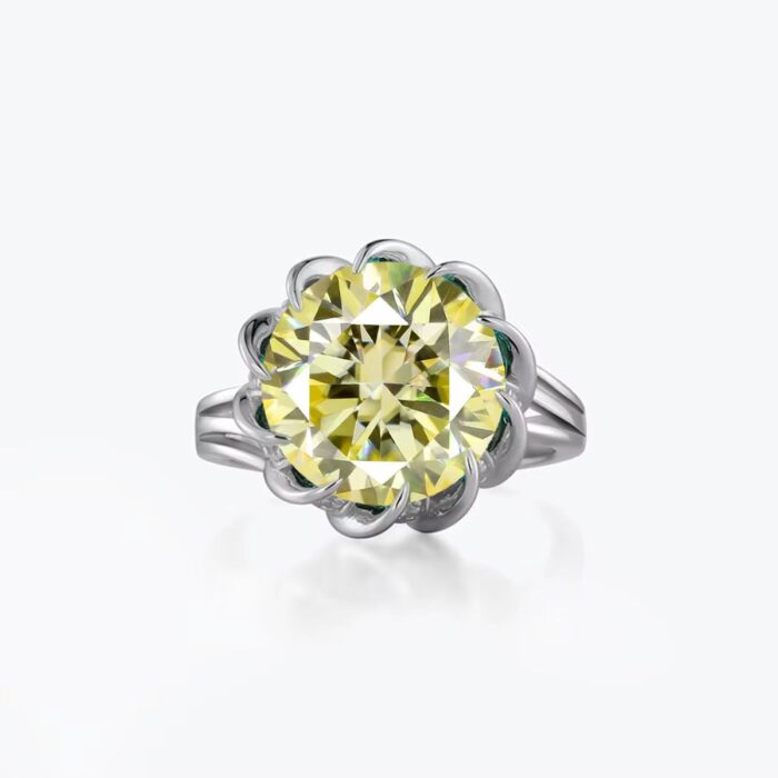 Lotus Bloom – 3/5 Carat Round Moissanite Ring in Platinum-Plated 925 Silver